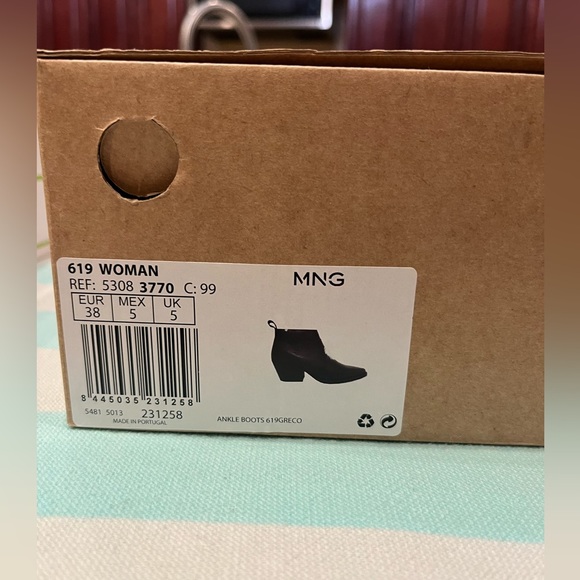 Boots - Picture 2 of 4